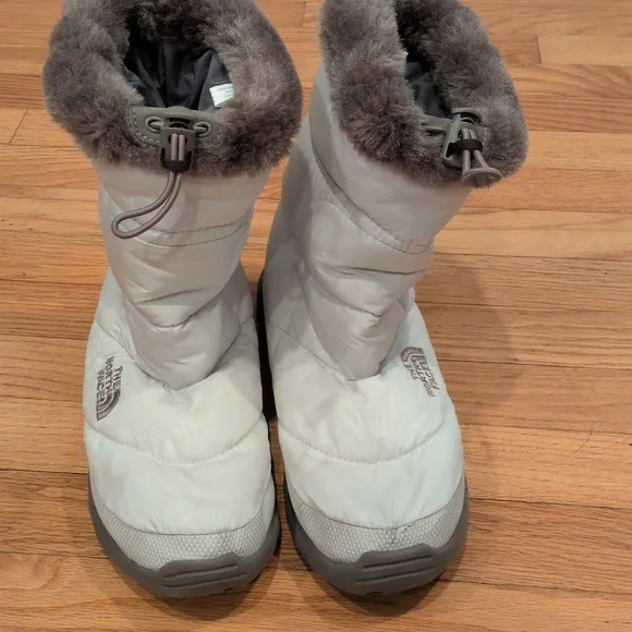 The North Face 700 Women's Nuptse Apres Booties Goose Down Insulated - Picture 3 of 14